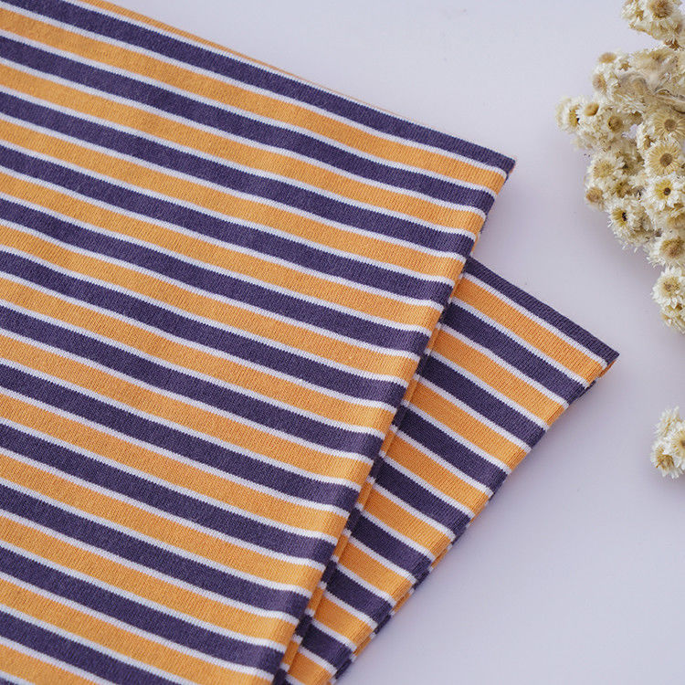 Hoogwaardige huidvriendelijke en zachte stripmaterieelstof voor T-shirts
