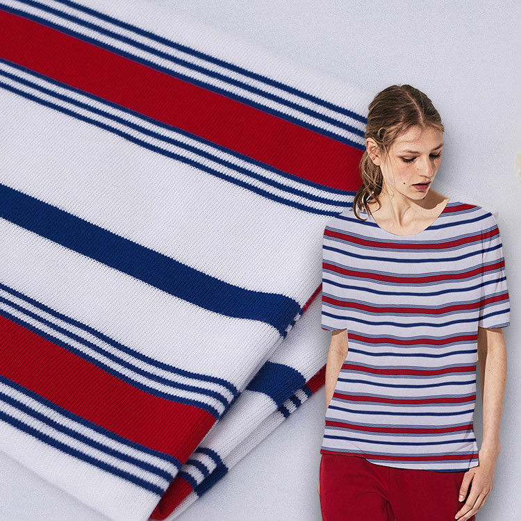 Stijlvol en elegant dicht bij de huid ademend gestreepte katoenen stof voor T-shirt