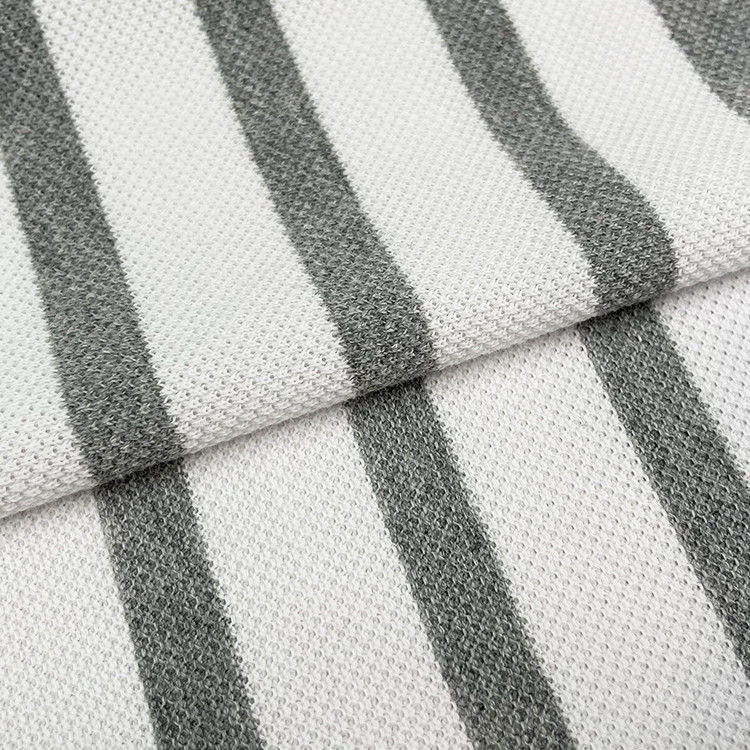 Zacht en ademend gestreepte katoenen stof voor T-shirt met elastische vezels voor perfecte pasvorm