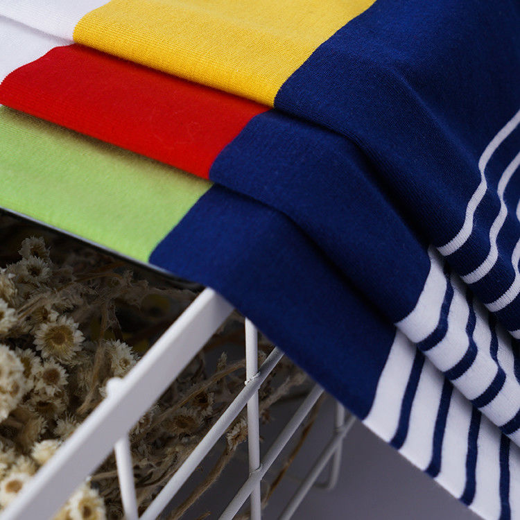 Zacht en comfortabel, gemakkelijk te verzorgen, hygroscopisch gestreepte breiweefsel voor casual wear