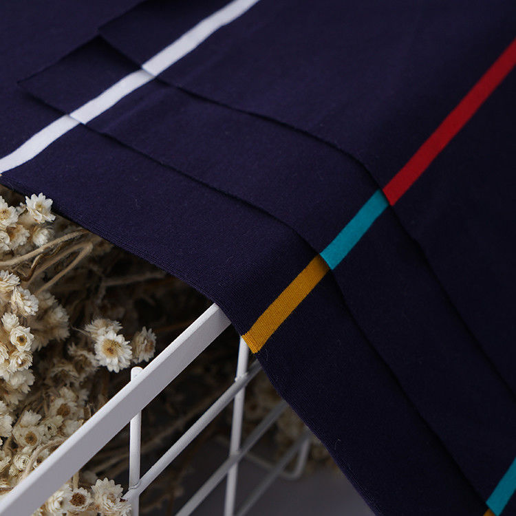 Zacht en adembenemend en vocht-absorberend, hygroscopisch gestreepte gebreide stof voor polo shirt.