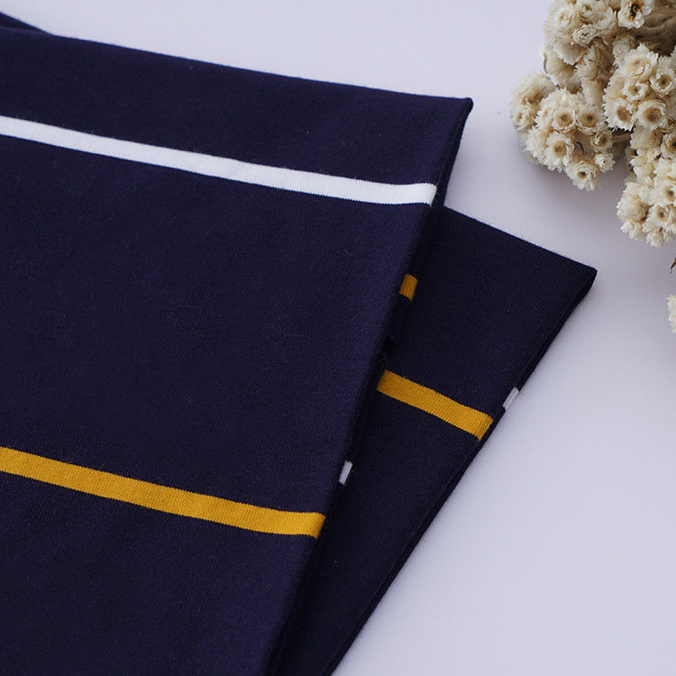 Zacht en adembenemend en vocht-absorberend, hygroscopisch gestreepte gebreide stof voor polo shirt.
