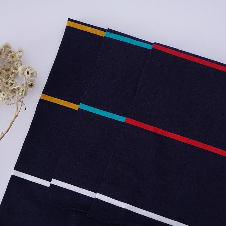 Zacht en adembenemend en vocht-absorberend, hygroscopisch gestreepte gebreide stof voor polo shirt.