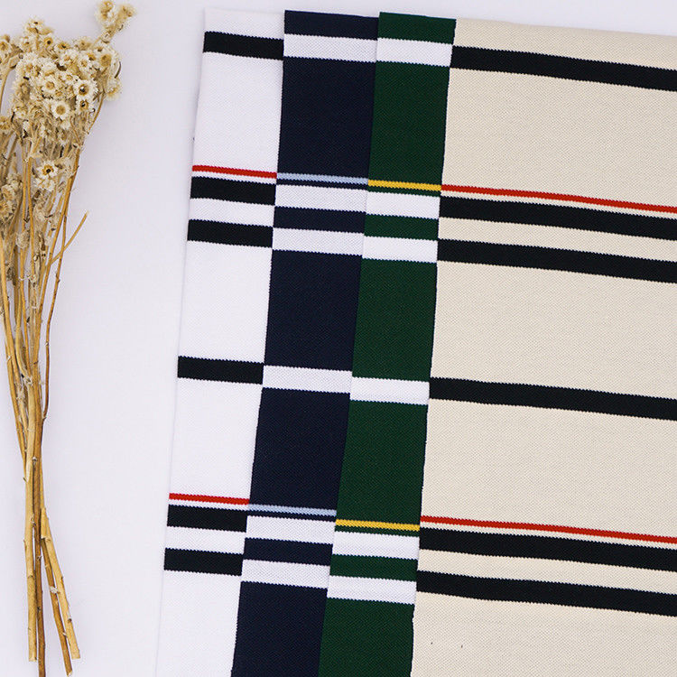 Zacht en vocht-absorberend en glad gestreepte gebreide stof voor casual wear