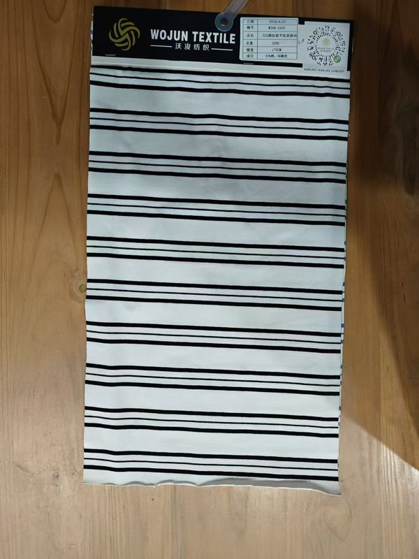 Makkelijk te verzorgen en zacht hoogwaardig gestreepte stof voor casual wear