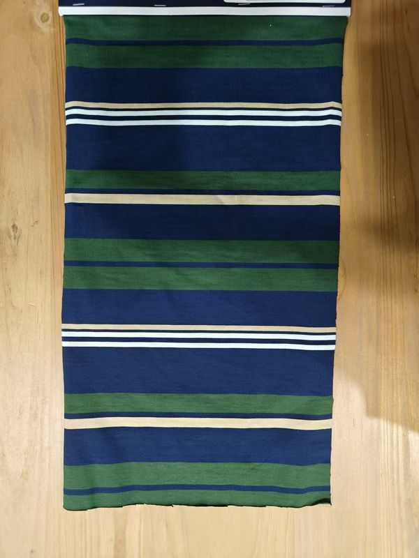 Huidvriendelijk en comfortabel Zweet absorberend gestreepte gebreide stof voor polo shirt