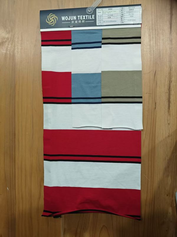 Niet gemakkelijk te vervormen en ademend en elastisch gestreepte gebreide stof voor T-shirt