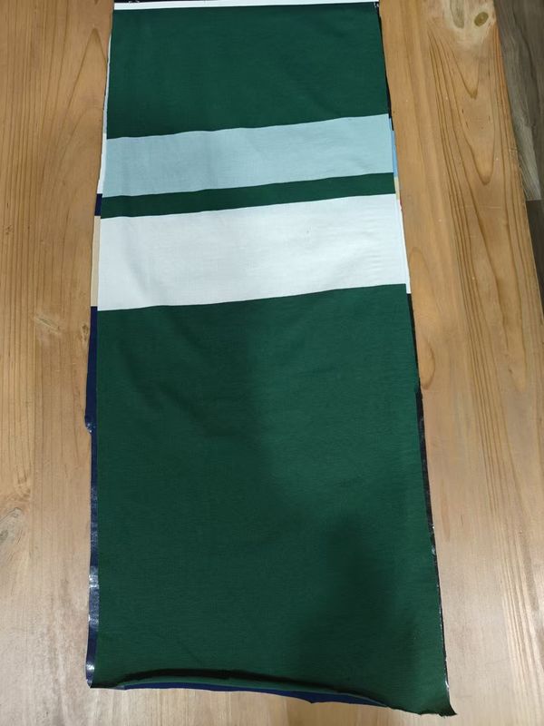 Soepel en modieus Comfortabel Helder Graan gestreepte gebreide stof voor polo shirt