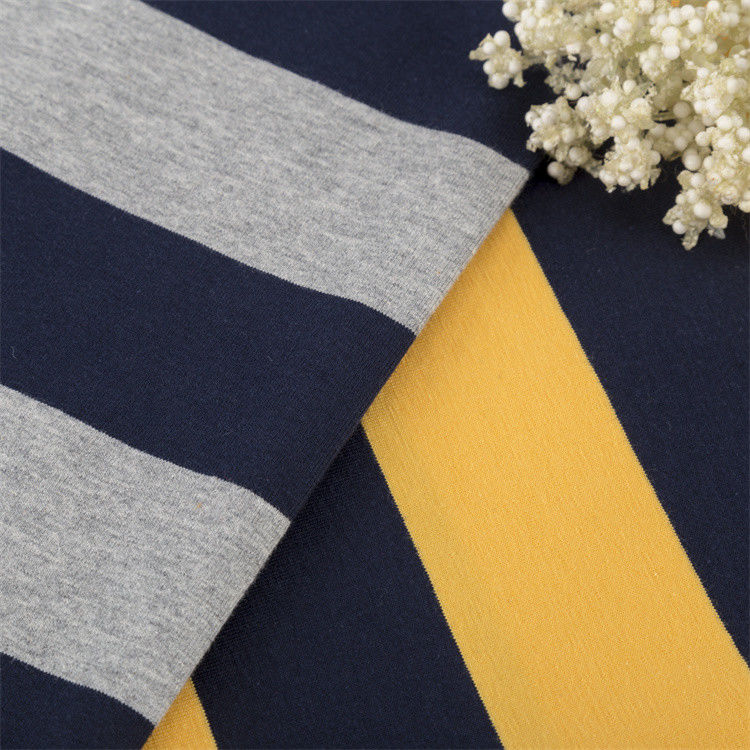 Comfortabel en zacht, hoogkleurig, stevig en adembenemend gestreepte gebreide stof voor casual wear