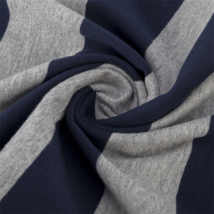 Comfortabel en zacht, hoogkleurig, stevig en adembenemend gestreepte gebreide stof voor casual wear