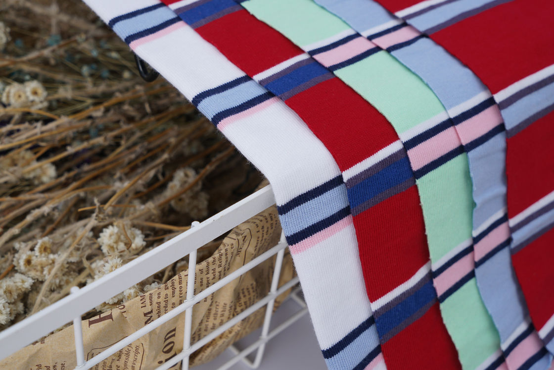 Fijne en gladde, heldere textuur, dubbel garen, natuurlijk gestreept materiaal, stof voor casual wear