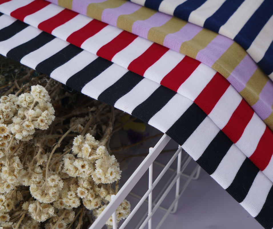 Niet gemakkelijk te vervormen Comfortabele gestreepte stof voor casual wear