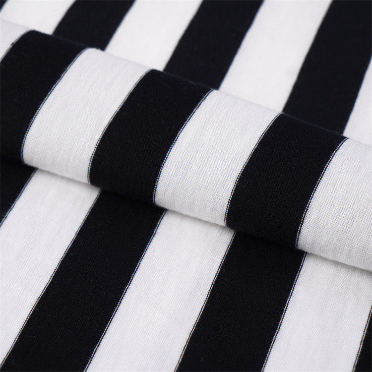 Comfortabel en ademend zacht licht huidvriendelijk gestreepte gebreide stof voor T-shirt