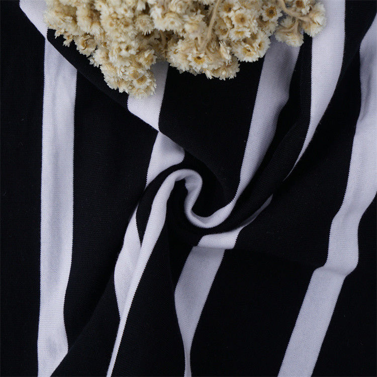 Stof met strakke strepen, durf en glad, adembenemend en zweet-absorberend, voor casual wear