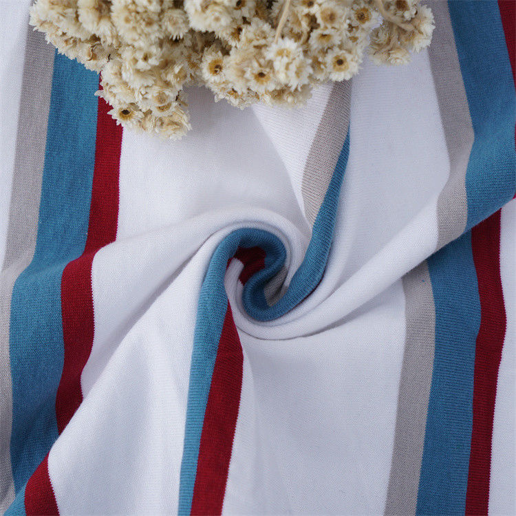 Natuurlijke en comfortabele zachte en gladde gestreepte gebreide stof voor casual wear