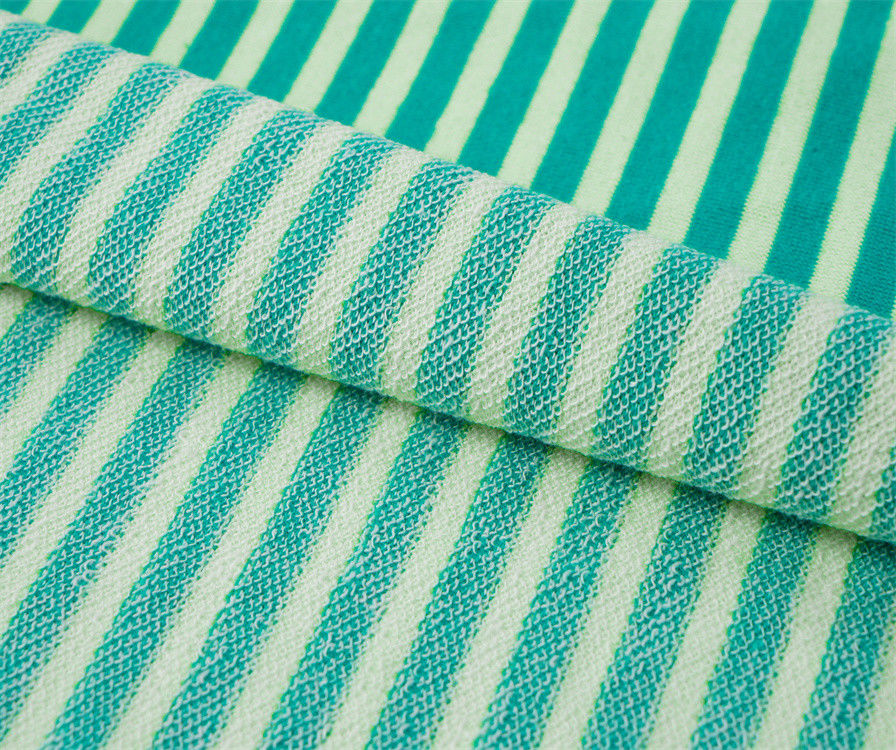 Gezonde en stijlvolle natuurlijke ademende en huidvriendelijke gestreepte stof voor T-shirts