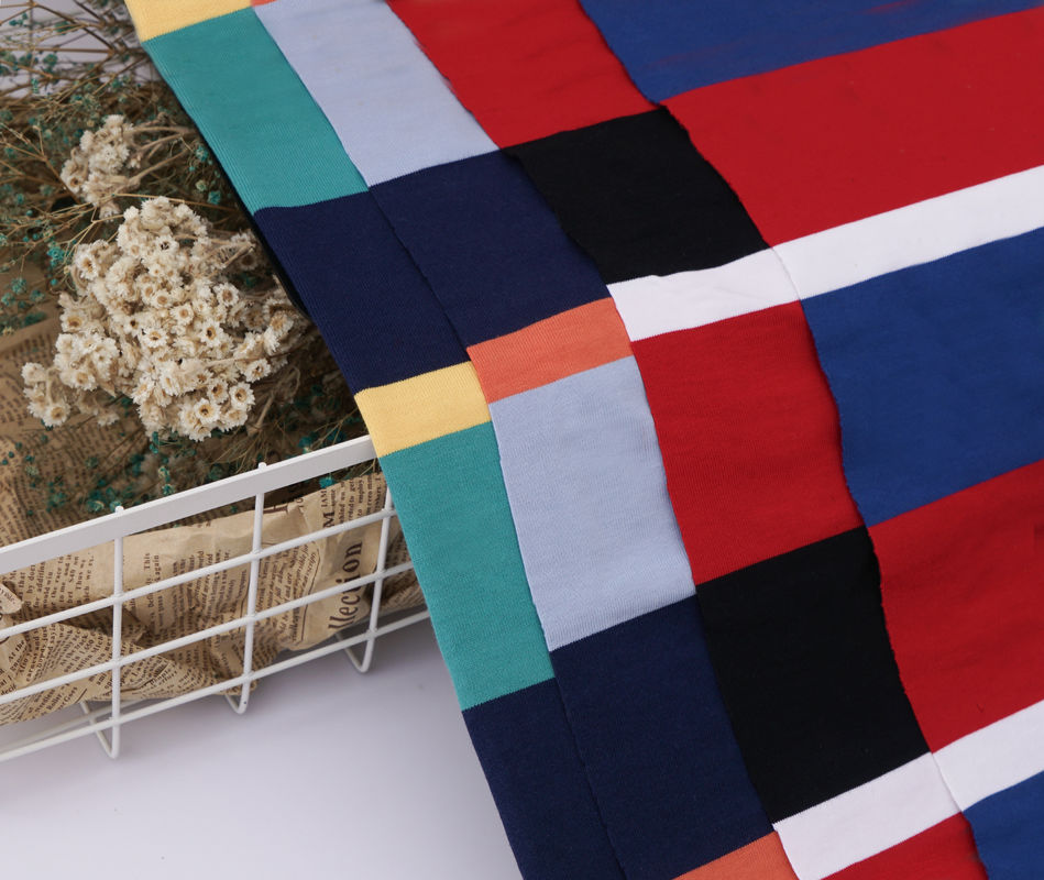 Ademend en natuurlijk Huidvriendelijk Goed Textuur Zachte gestreepte gebreide stof Voor T-shirt