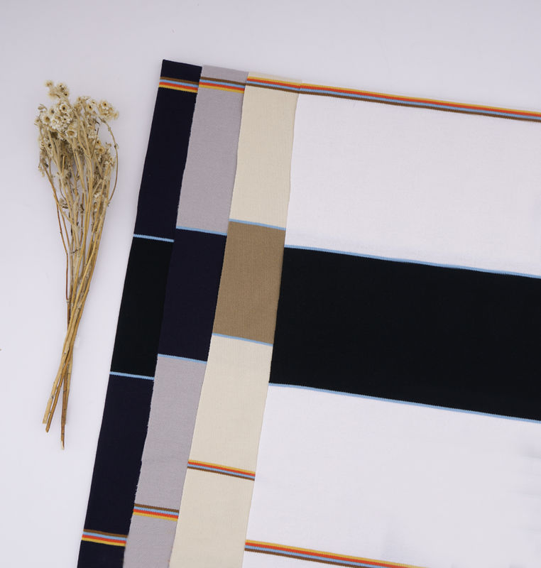 Adembare, vocht-absorberende en slijtvast gestreepte gebreide stof voor polo shirt