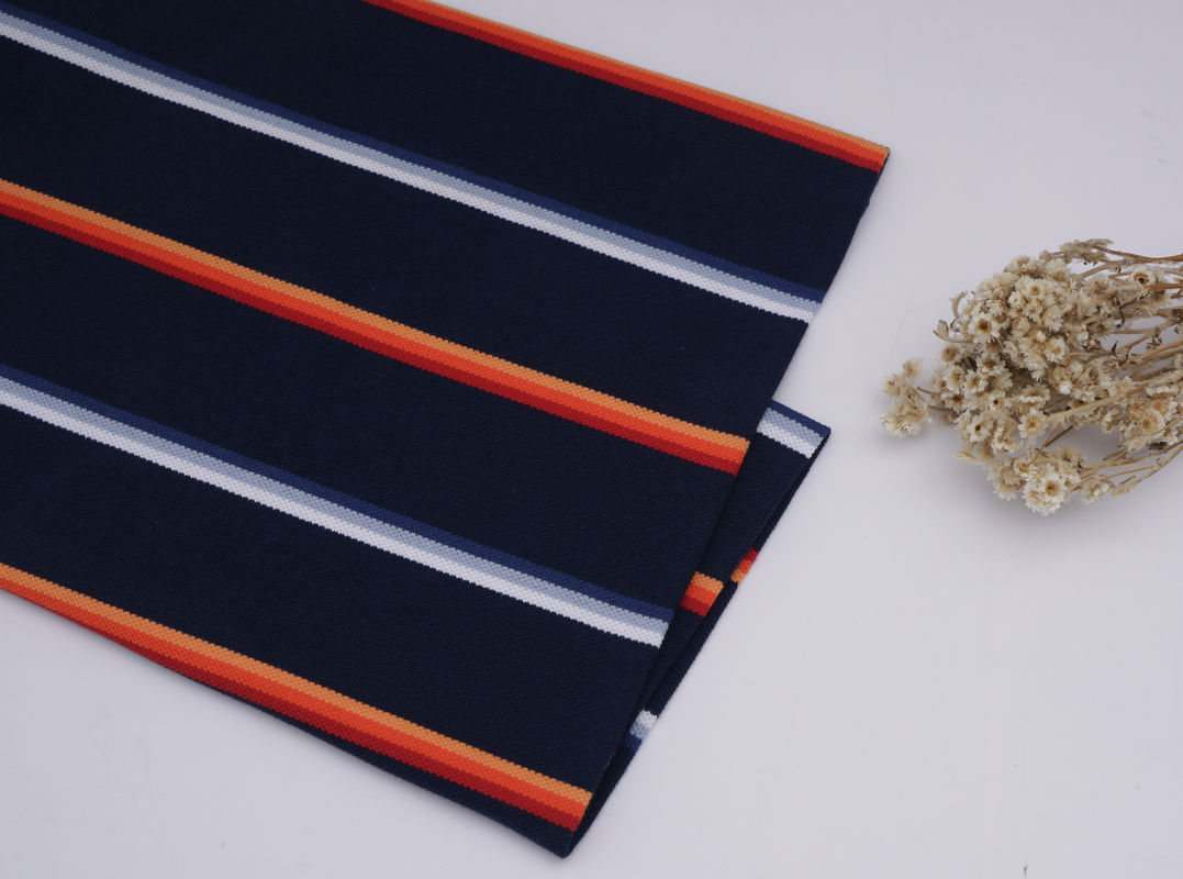 Lichte en ademende, comfortabele en zachte gestreepte gebreide stof voor casual wear