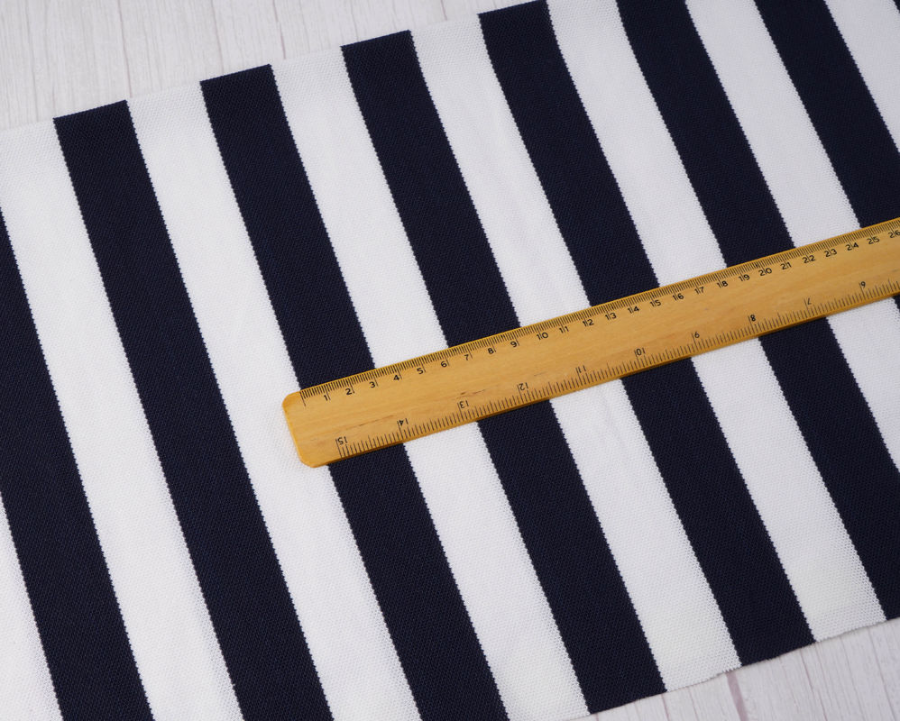 Natuurlijke en hoge rimpelvastheid Kleurvastheid Rimpelvrije en knapperige versie gestreepte gebreide stof voor polo shirt