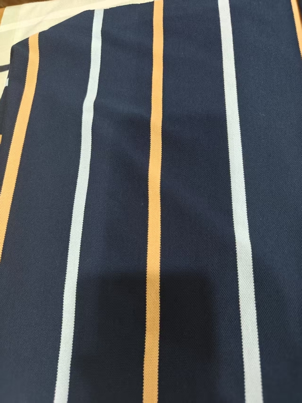 Slijtvast en comfortabel, anti-kreuk en verfrissende gestreepte stof voor poloshirt