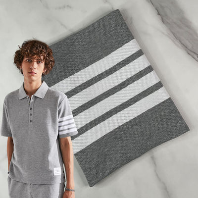 Zacht en ademend gestreepte katoenen stof voor T-shirt met elastische vezels voor perfecte pasvorm