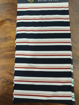 Goede prijs. Zacht en huidvriendelijk, glad, hard, gestreepte stof voor casual wear online