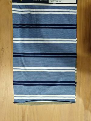 Stof voor T-shirts van ademend, comfortabel en huidvriendelijk gestreepte materiaal