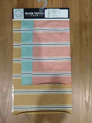 Goede prijs. Duurzaam, comfortabel en huidvriendelijk gestreepte breiweefsel voor casual wear online