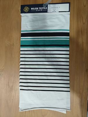 Modieus en ademend, milieuvriendelijk, zacht gestreepte stof voor T-shirts