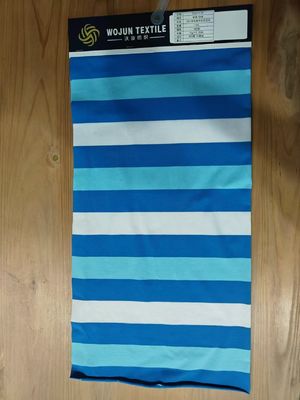 Vlak en ademend Comfortabel en gestreept materiaal Stof voor polo shirt