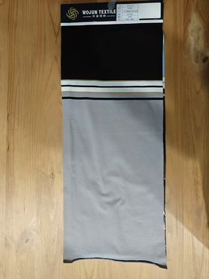 Adembenemend en droog,zacht en huidvriendelijk gestreepte stof voor casual wear
