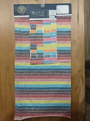 Goede prijs. Stof van zacht gestreepte materiaal voor T-shirts, ademend en rimpelvriendelijk online