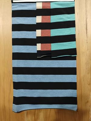 Huidvriendelijk en comfortabel elastisch gestreepte stof voor T-shirts