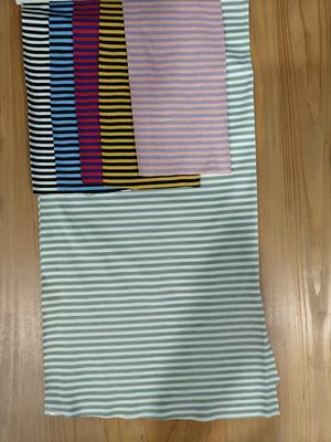 Comfortabel en hygroscopisch zacht Duurzaam gestreepte gebreide stof voor T-shirt