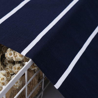 Comfortabele verzorging en gladde eenvoudige gestreepte gebreide stof voor casual wear